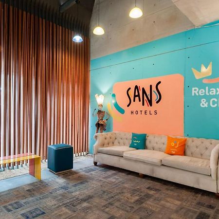 Sans Hotel Finest Медан Экстерьер фото