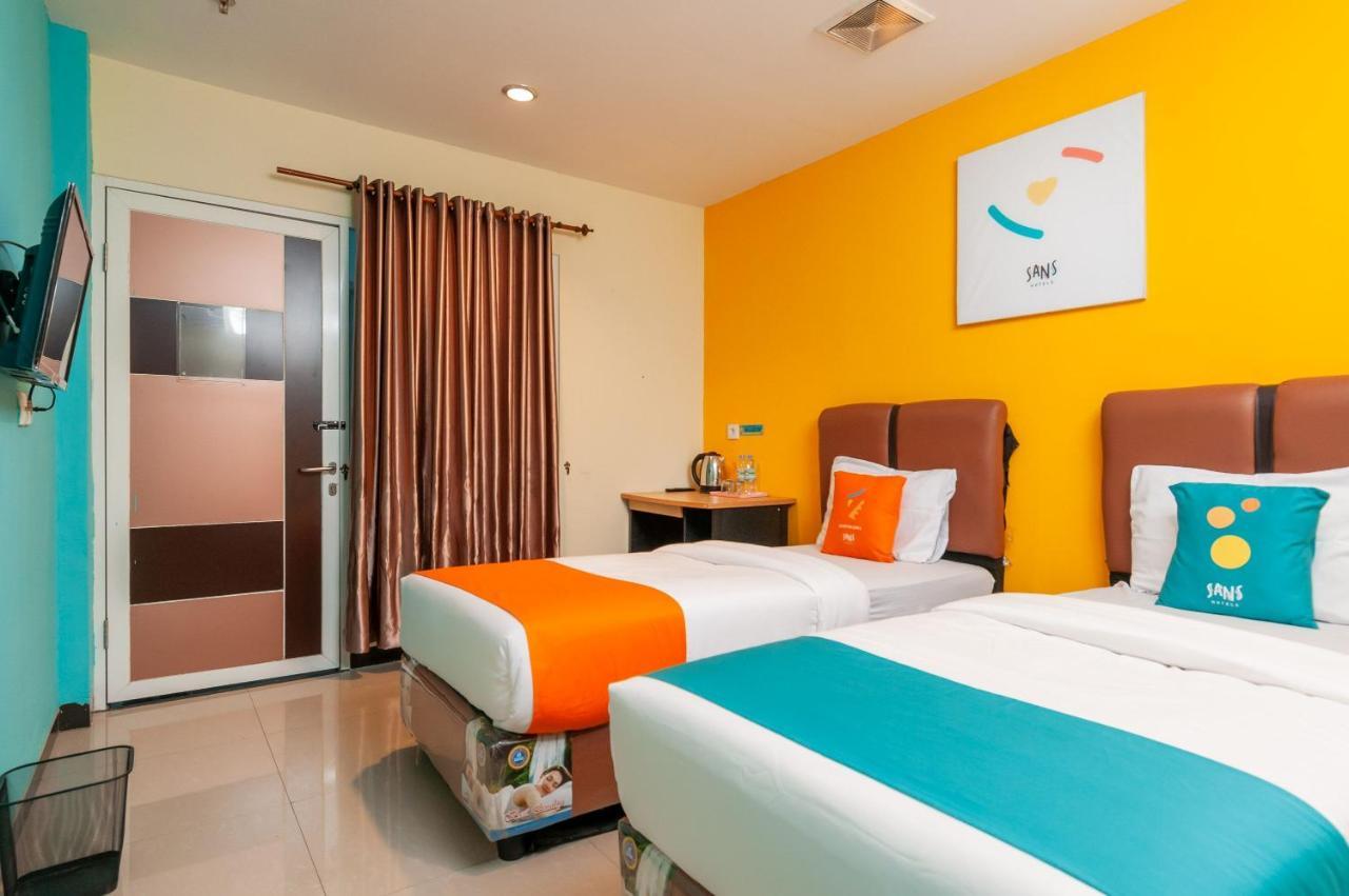 Sans Hotel Finest Медан Экстерьер фото