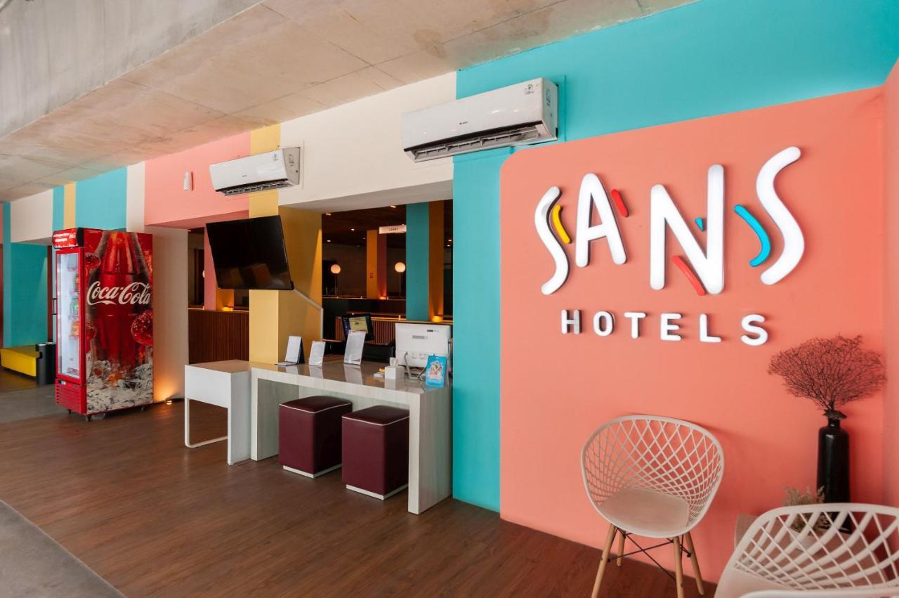 Sans Hotel Finest Медан Экстерьер фото