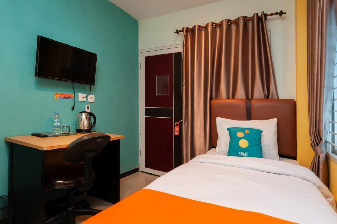Sans Hotel Finest Медан Экстерьер фото
