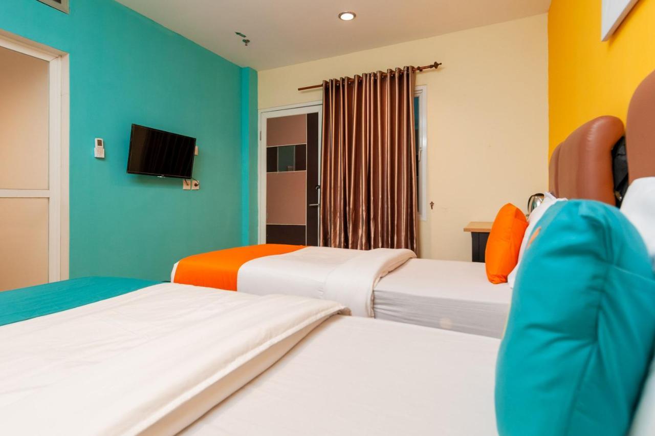 Sans Hotel Finest Медан Экстерьер фото